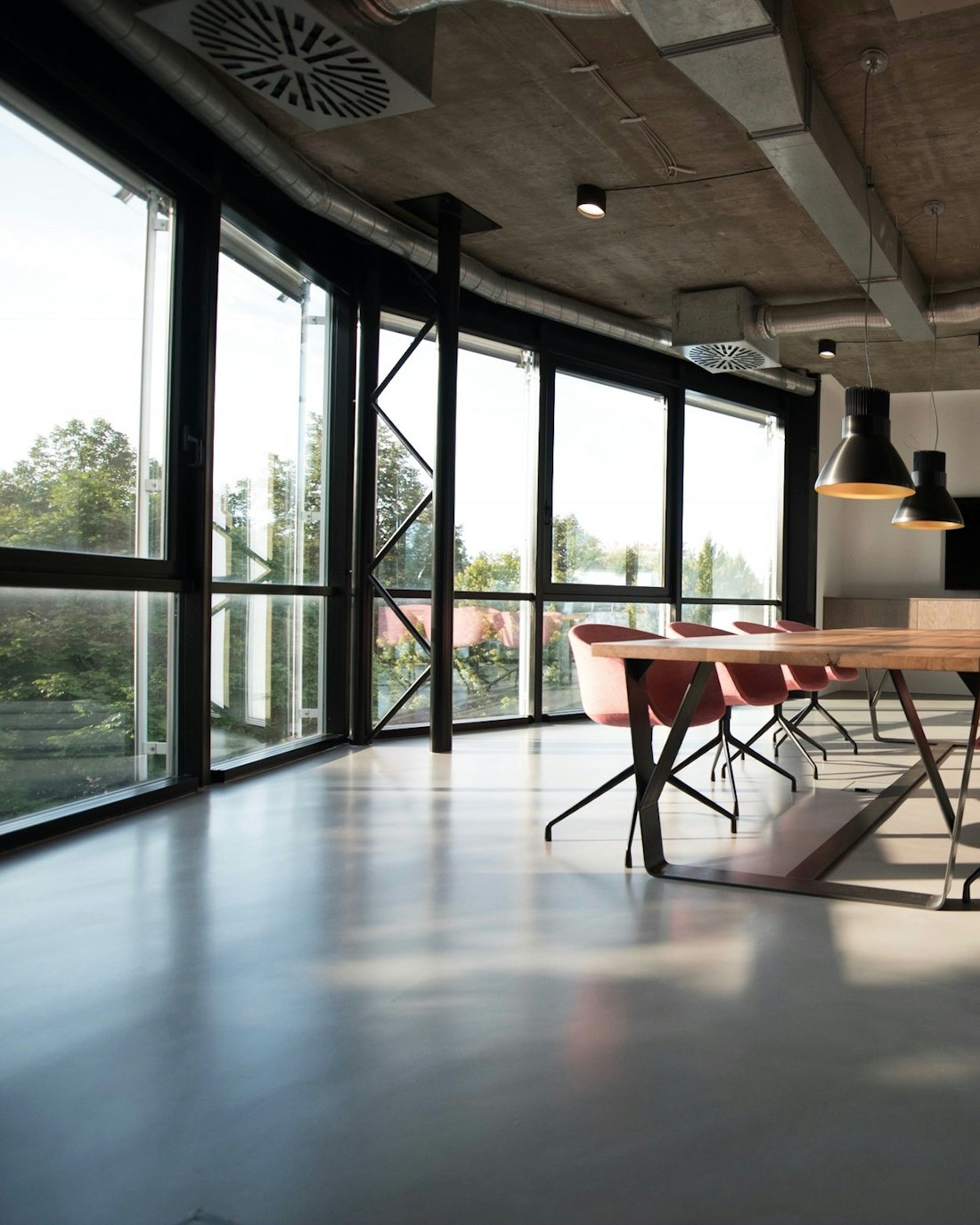 Modern law office interior in Nagpur used for echonews legal consultations