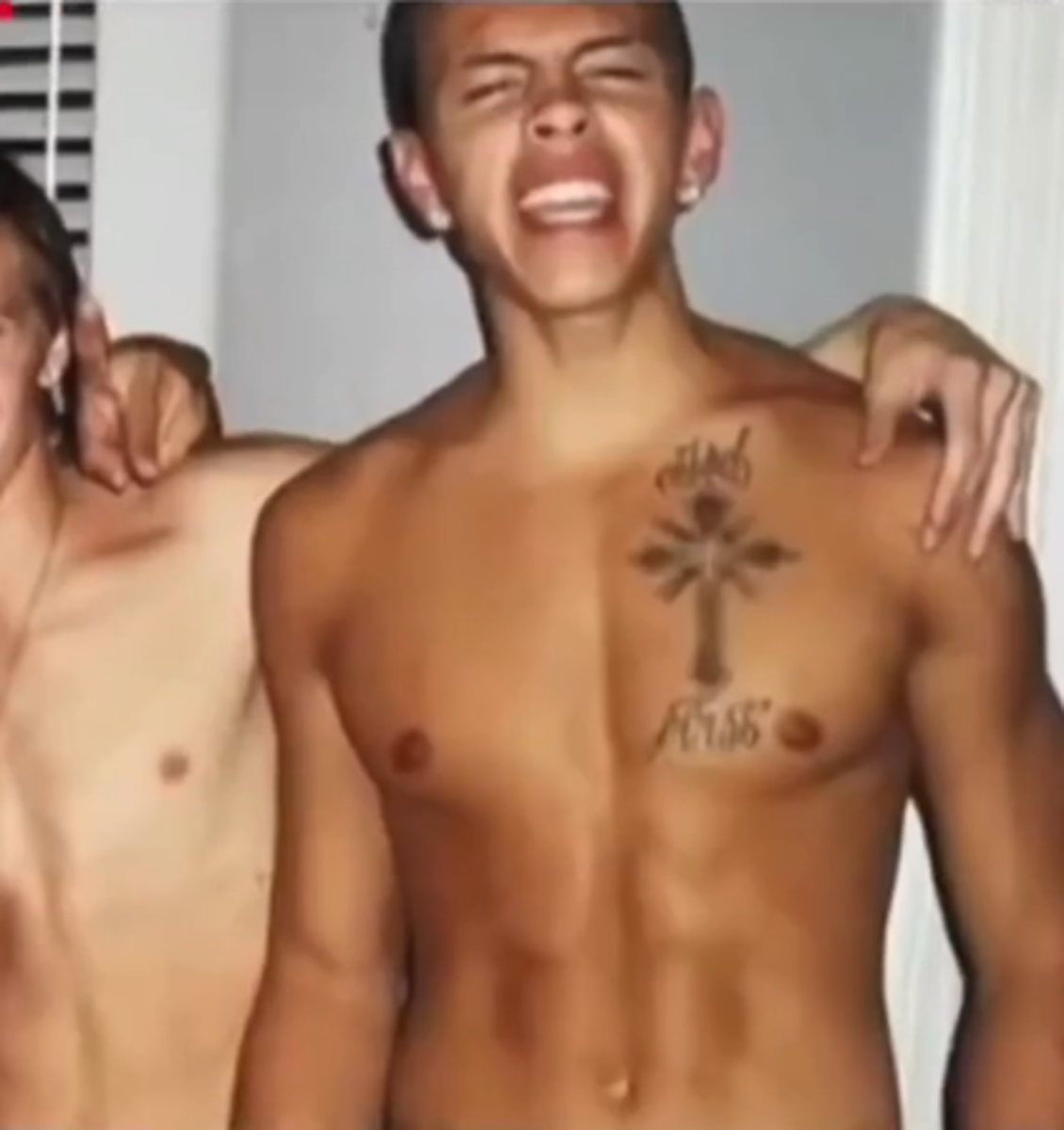Quest Gulliford before he covered his body in tattoos with his shirt off, Photo Credit: questg.tv/Tiktok
