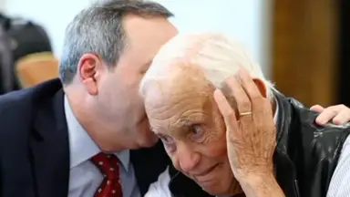 Lawyer of ex-Victoria Secret CEO caught on hot-mic saying shocking comment to client after Epstein questioning